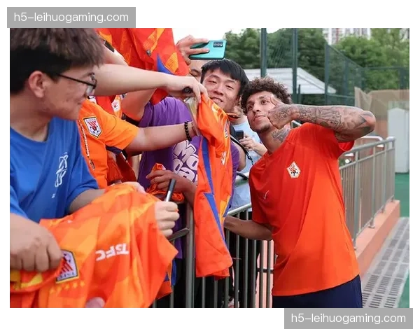 浙江队边路防守漏洞 汪士钦童磊面临对手持续冲击